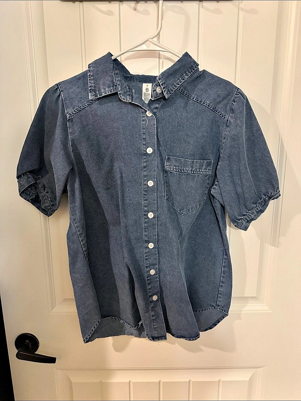 BDG Denim Short Sleeve Button Down Size Small